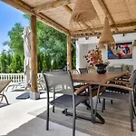 Guzman - Casa Nova Villa